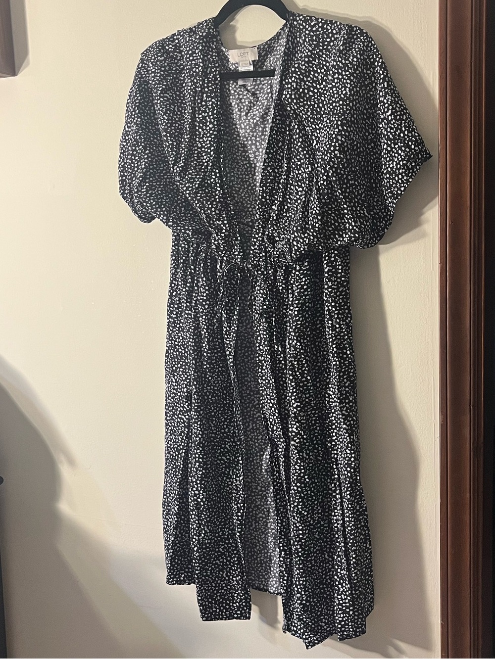 LOFT | Tie Front Cinch Waist Short Sleeve Drape Black Dotted Kimono Cover Up